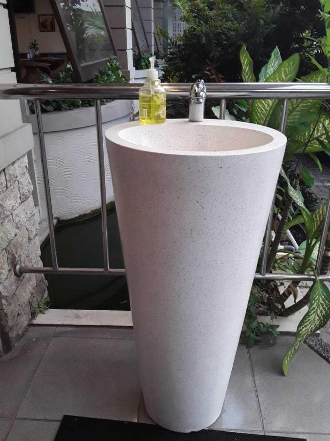 Hotel Winotosastro Garden Yogyakarta Esterno foto