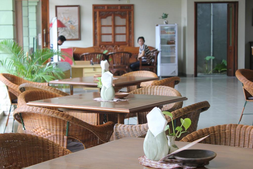 Hotel Winotosastro Garden Yogyakarta Esterno foto