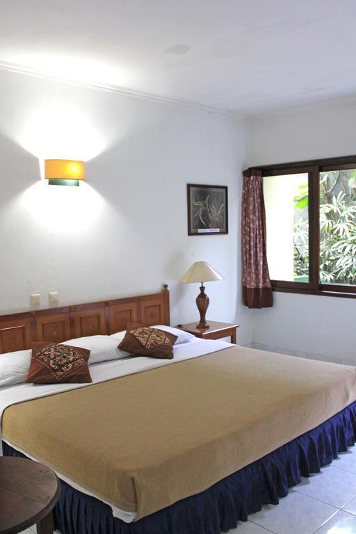 Hotel Winotosastro Garden Yogyakarta Esterno foto