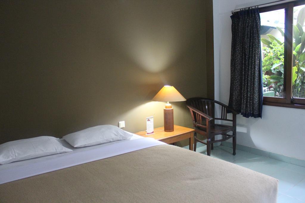 Hotel Winotosastro Garden Yogyakarta Esterno foto