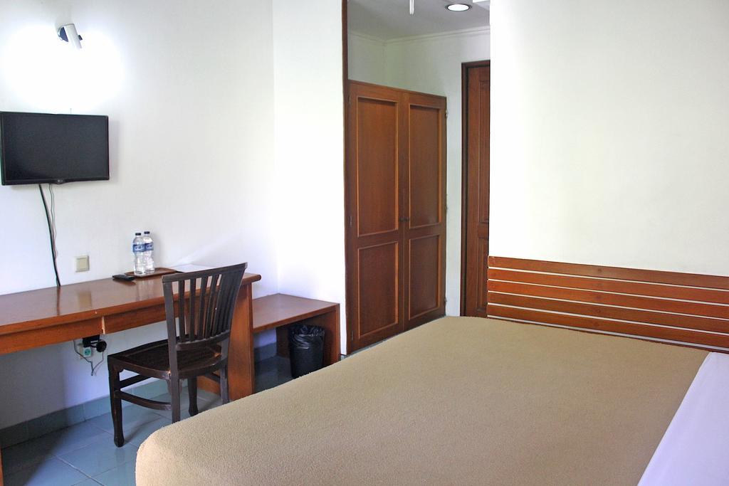 Hotel Winotosastro Garden Yogyakarta Esterno foto